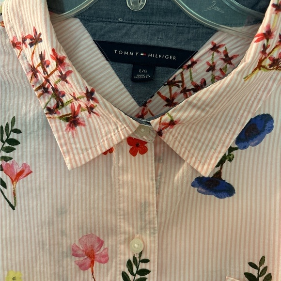 TOMMY HILFIGER button down cotton shirt. Pink & white stripes & florals, Coastal - Picture 2 of 11